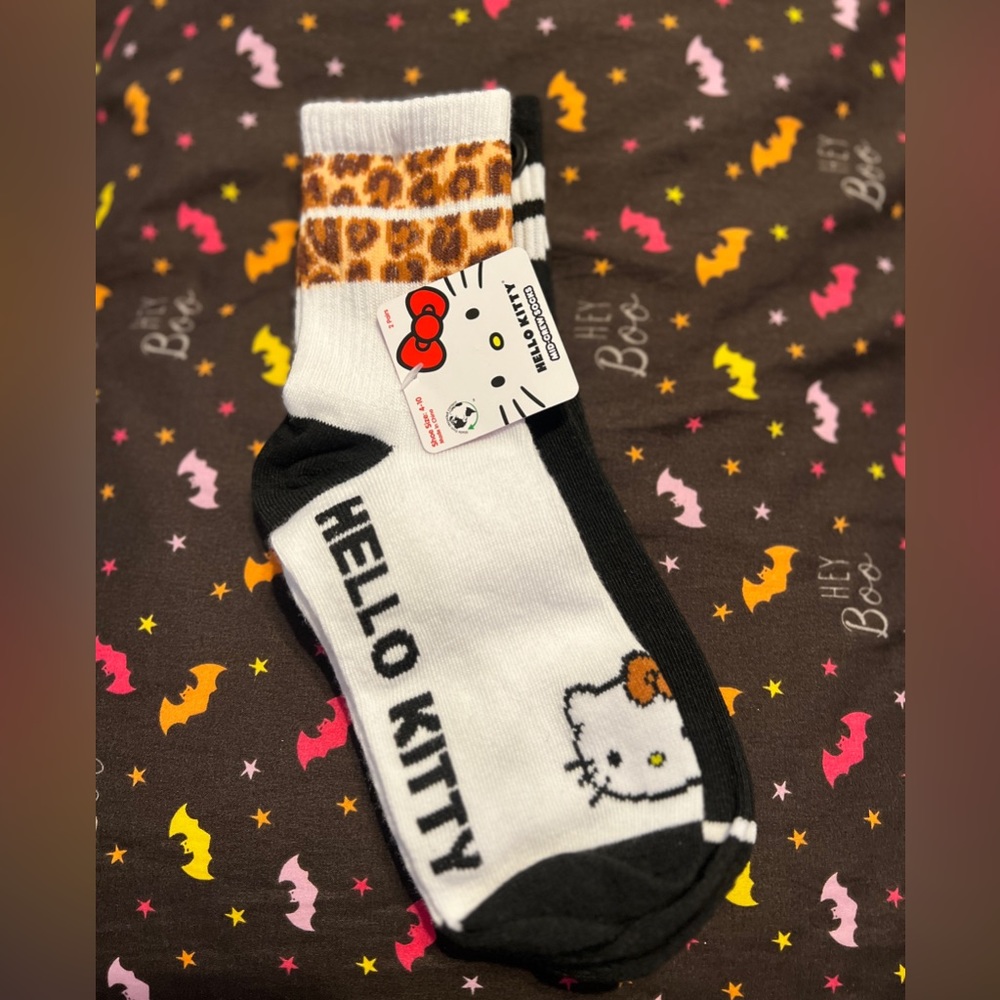 hello kitty socks